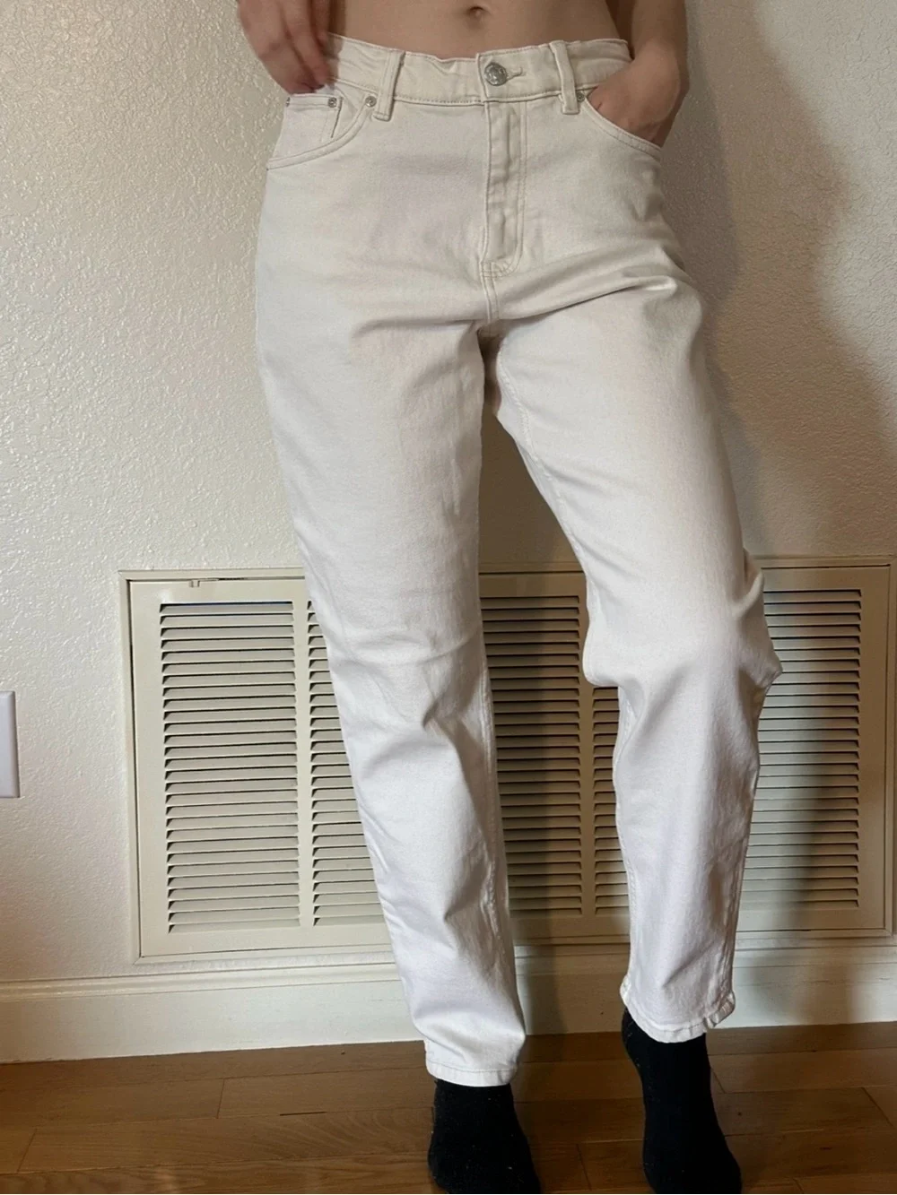 🌸 MNG New White Mom Jeans – Waist 30 / Inseam 27.5 US 4